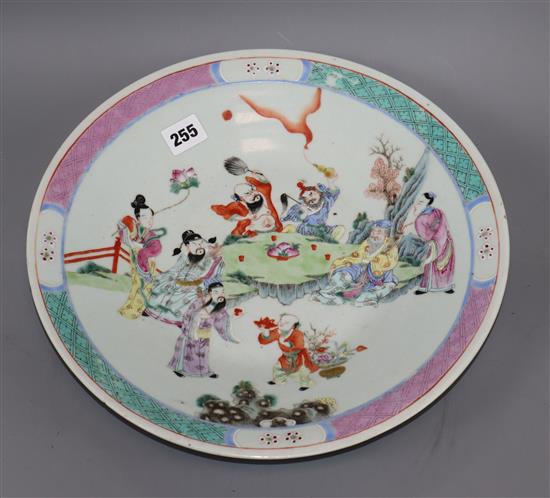 A Chinese famille rose dish, 19th century diameter 34cm